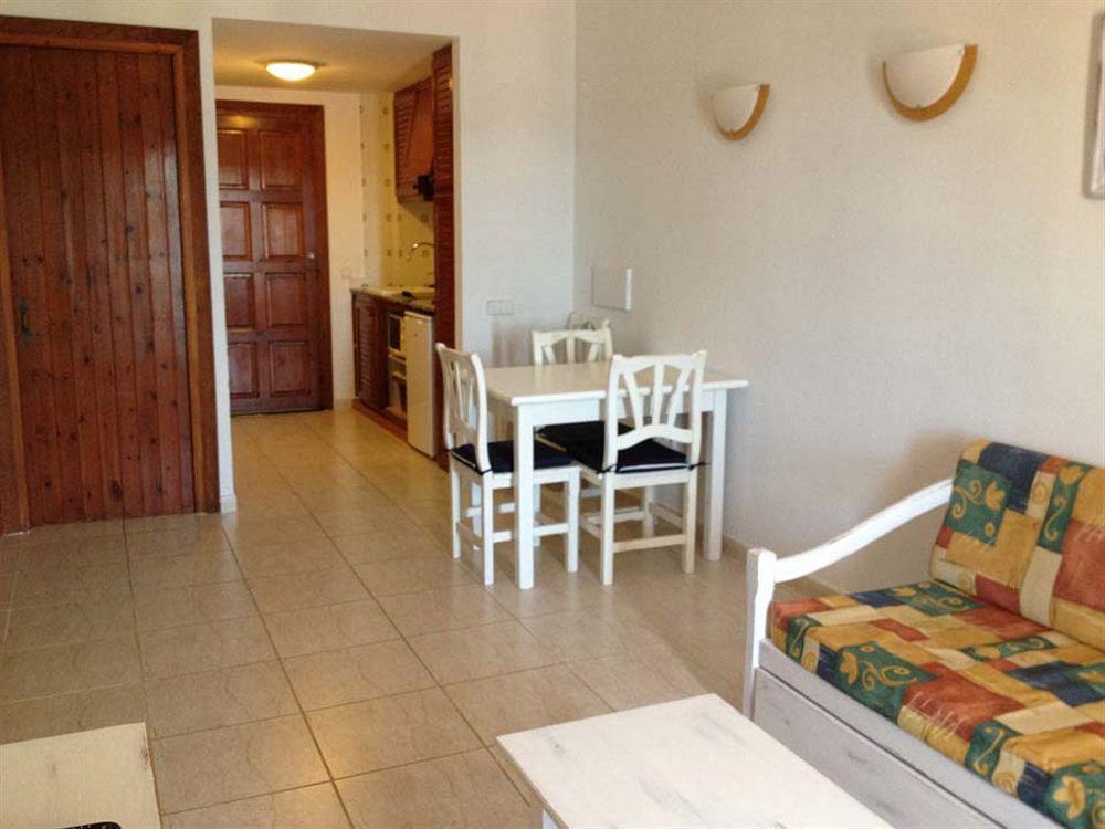 Apartamentos El Bergantin Menorca Club (Adults Only) Es Mercadal Extérieur photo