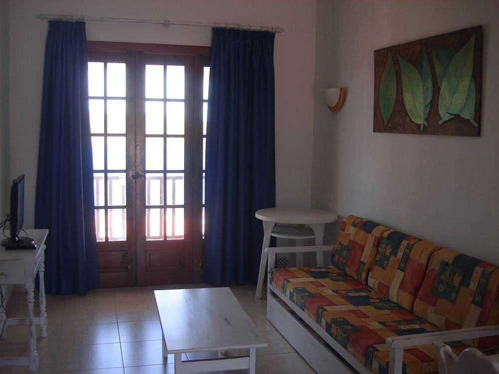 Apartamentos El Bergantin Menorca Club (Adults Only) Es Mercadal Extérieur photo