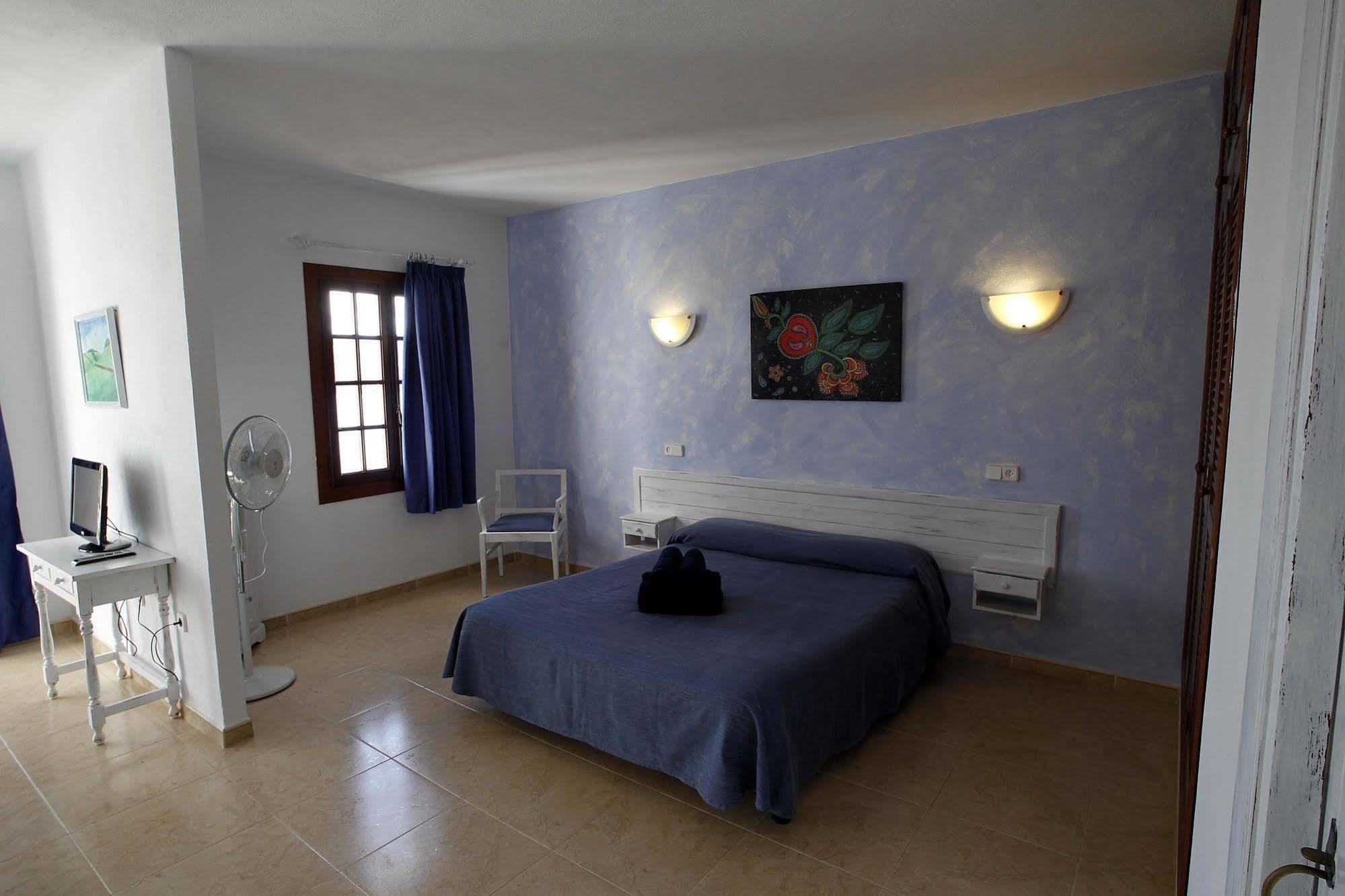 Apartamentos El Bergantin Menorca Club (Adults Only) Es Mercadal Extérieur photo